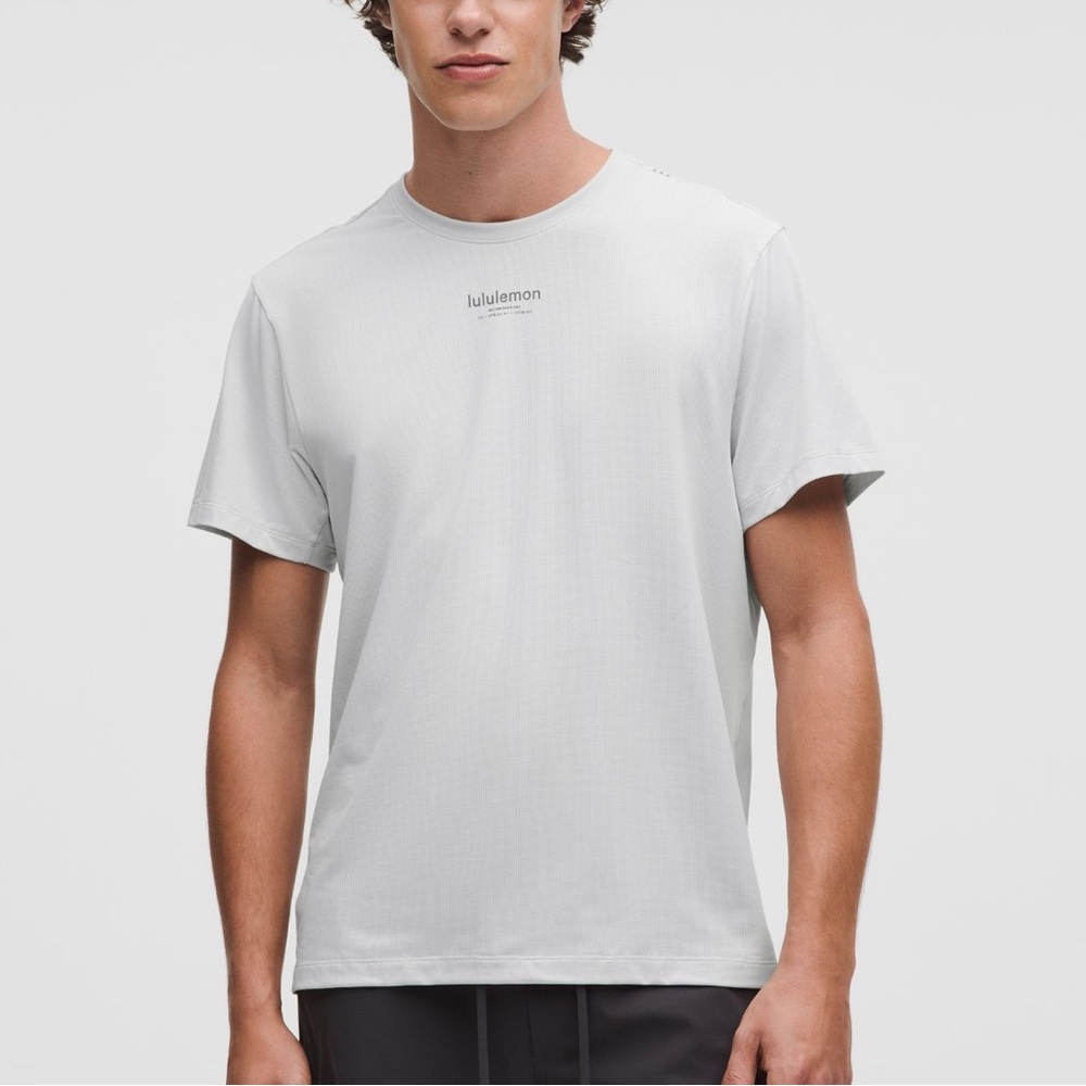 NWT! Lululemon Lightweight Knit Workout Short-Sleeve